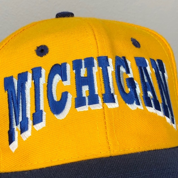 Vintage Unique Michigan Wolverines 90’s SnapBack Top of The World Tag - Picture 2 of 12